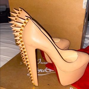 Christian Louboutin Pumps!